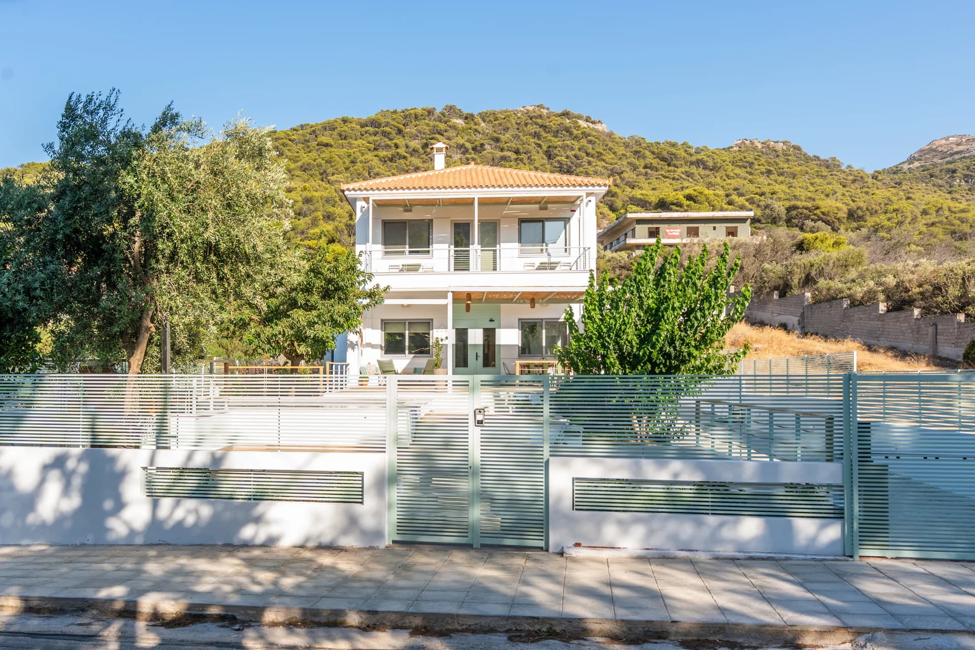 Exterior view 10