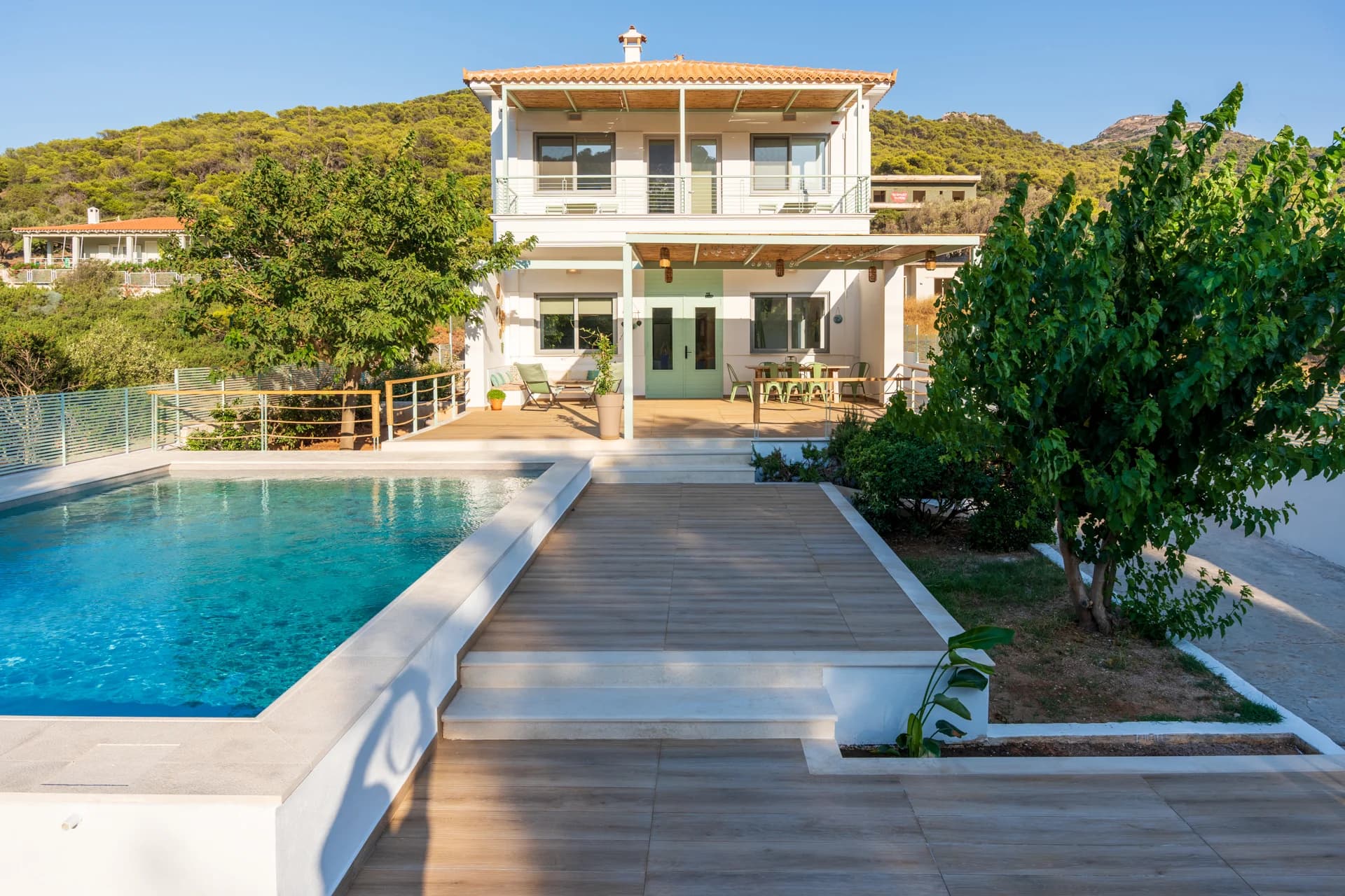Exterior view 4